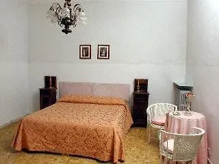 Fiorita לינה וארוחת בוקר 3*
